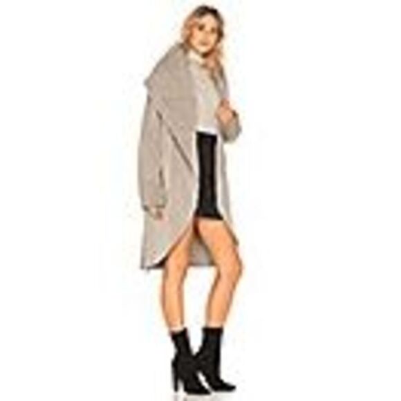 Young, Fabulous & Broke Sandrine Coat in Green, Soft and Comfy Cocoon Coat W/Puf - Picture 3 of 15